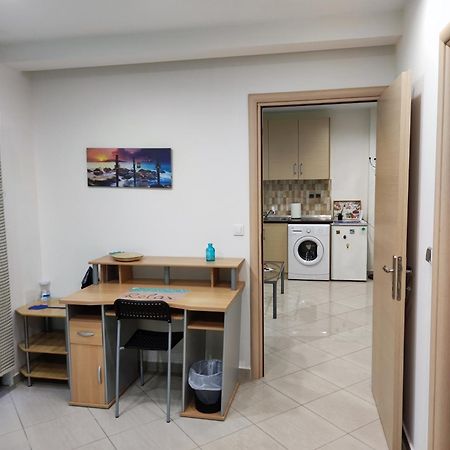 Fabulous Apartment In The Center Of Alexandroupolis ภายนอก รูปภาพ