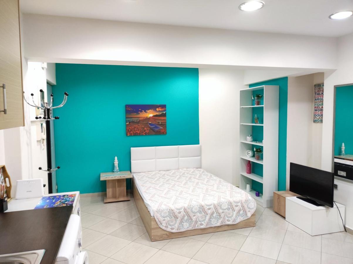 Fabulous Apartment In The Center Of Alexandroupolis ภายนอก รูปภาพ